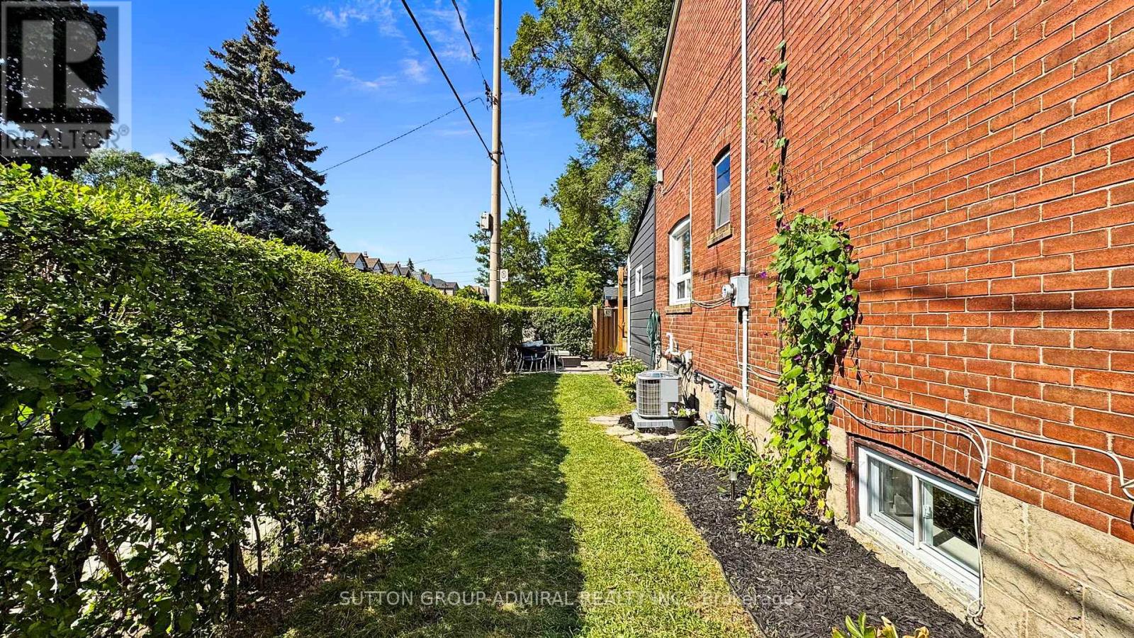 20 Page Avenue, Toronto (Runnymede-Bloor West Village), Ontario  M6S 2P5 - Photo 38 - W9298500