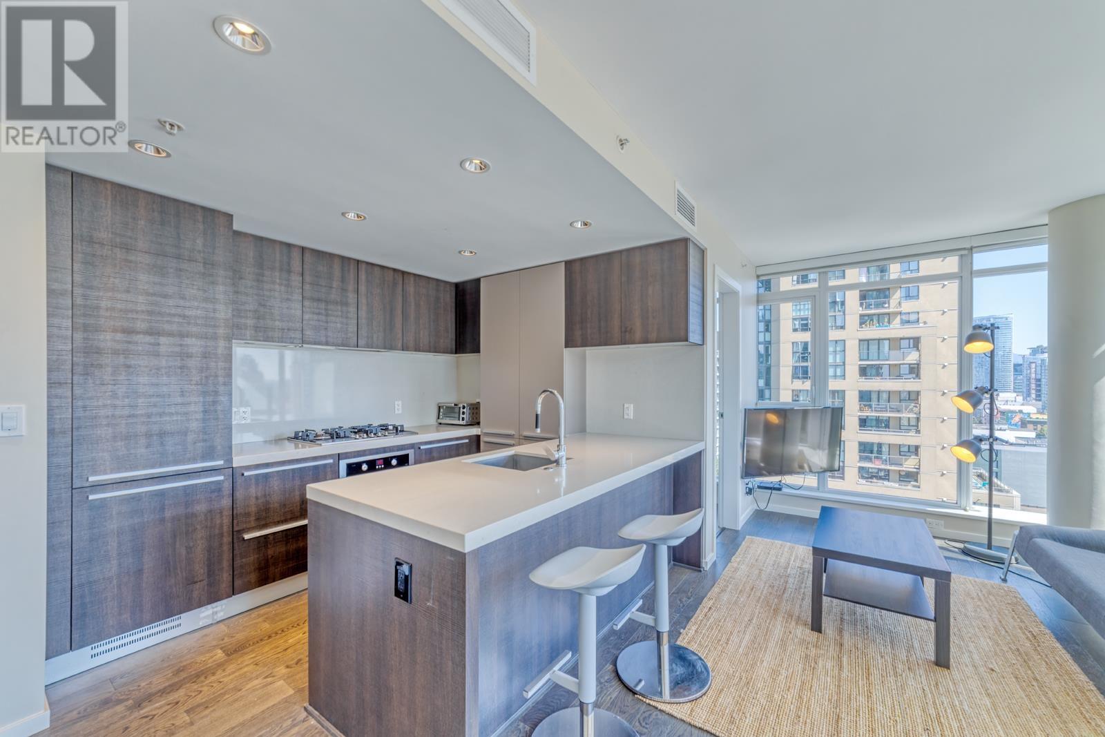 Listing Picture 2 of 17 : 1605 1351 CONTINENTAL STREET, Vancouver / 溫哥華 - 魯藝地產 Yvonne Lu Group - MLS Medallion Club Member