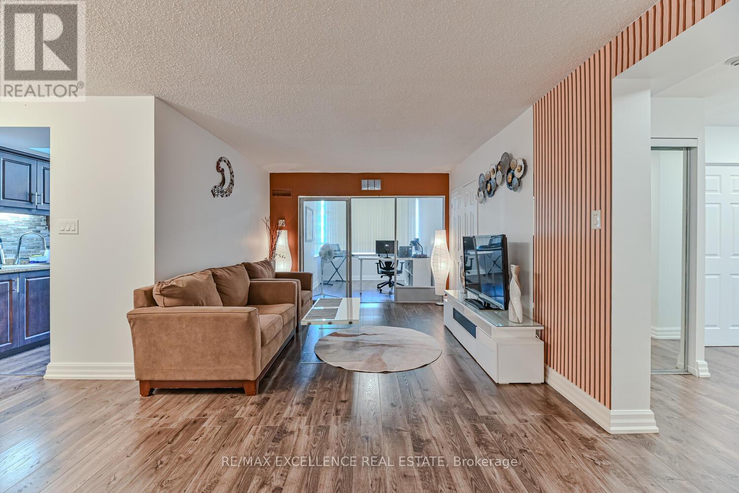 1002 - 5 Lisa Street, Brampton, Ontario  L6T 4T4 - Photo 8 - W9299683