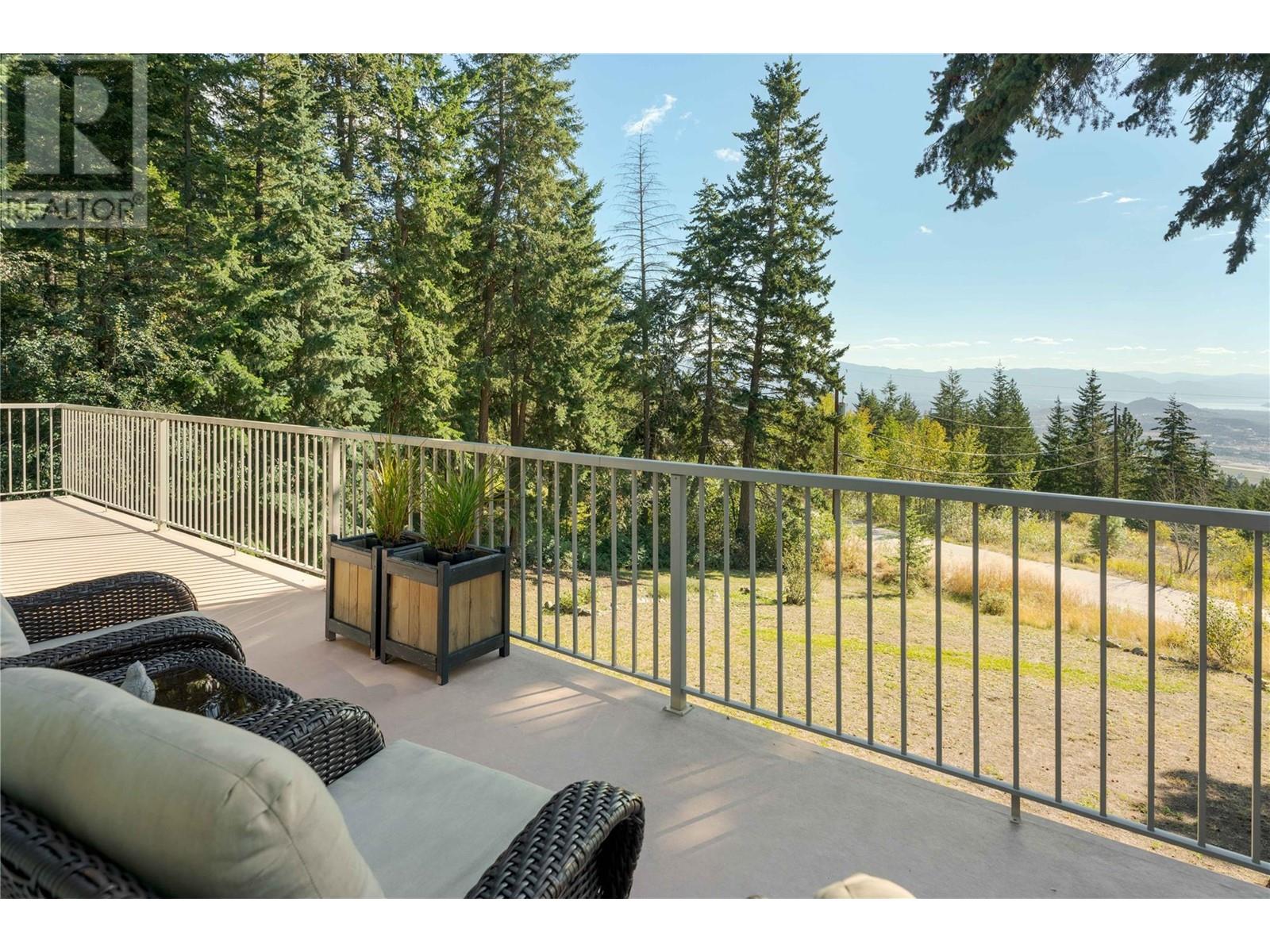 6725 Langley Court Kelowna