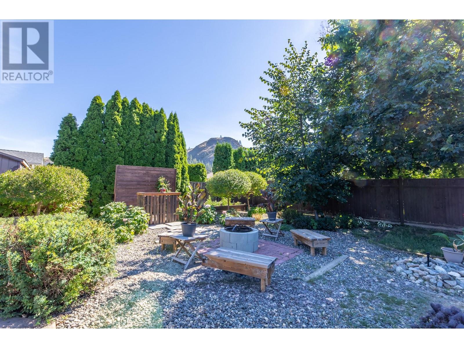 12237 Saunders Crescent Summerland