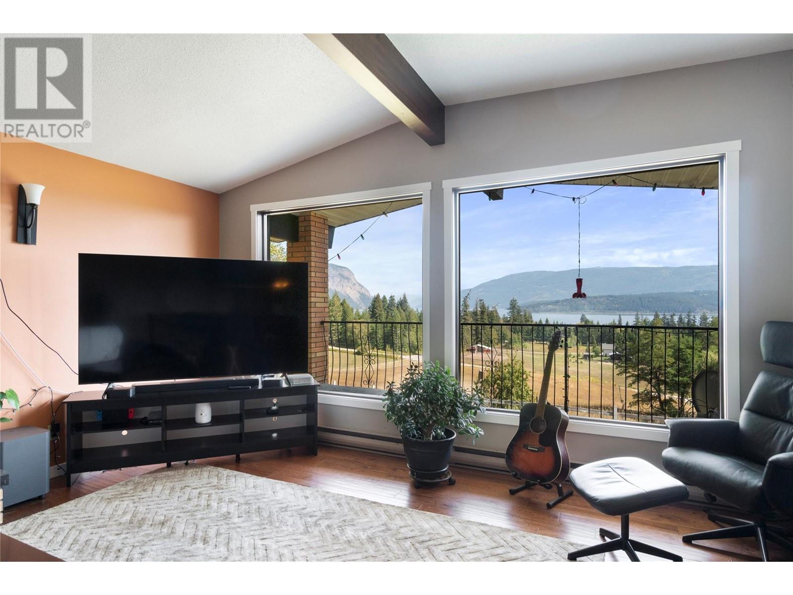 Property at 6441 40 Street image 2