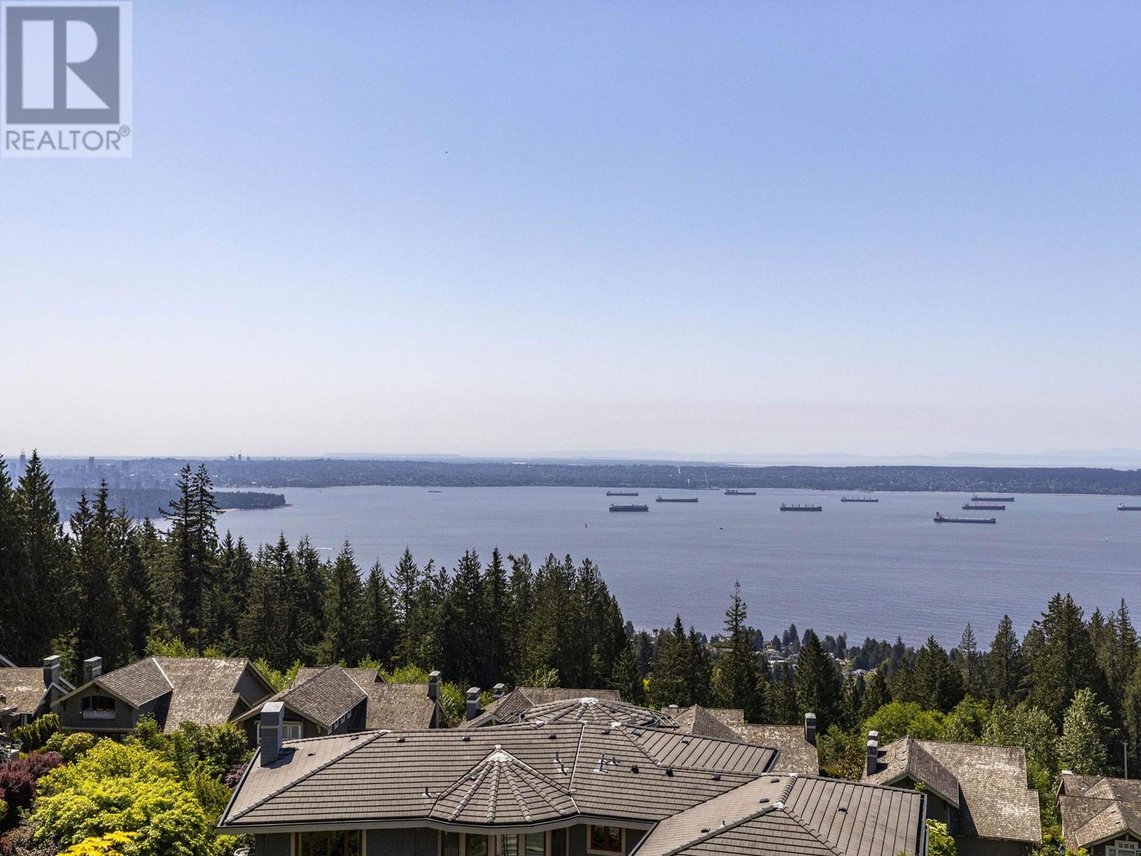 407 2535 GARDEN COURT, west vancouver, British Columbia