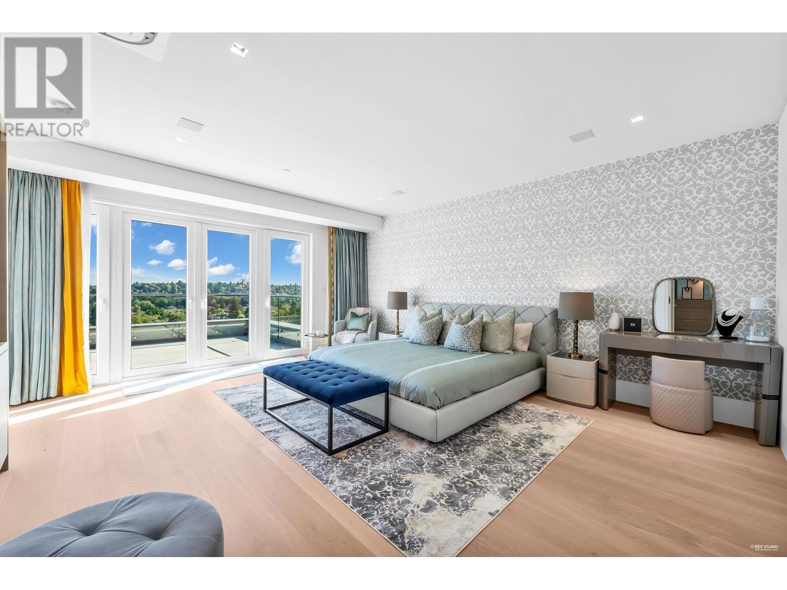 Listing Picture 14 of 31 : 4422 QUESNEL DRIVE, Vancouver / 溫哥華 - 魯藝地產 Yvonne Lu Group - MLS Medallion Club Member