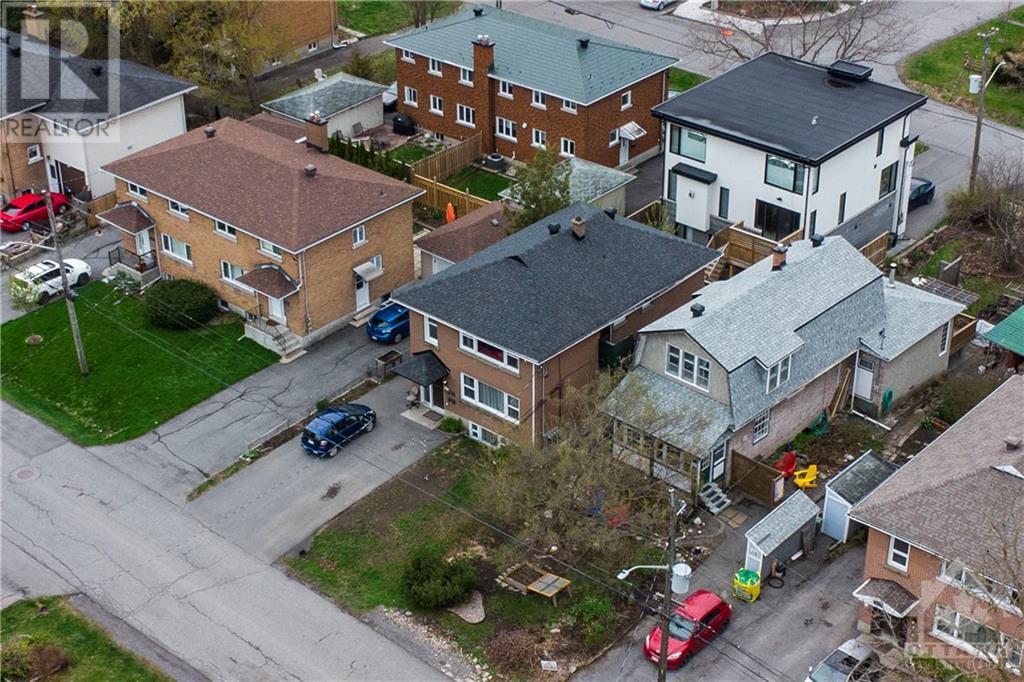 220 Compton AvenueOttawa, Ontario  K2B 5A9 - Photo 3 - X9517789