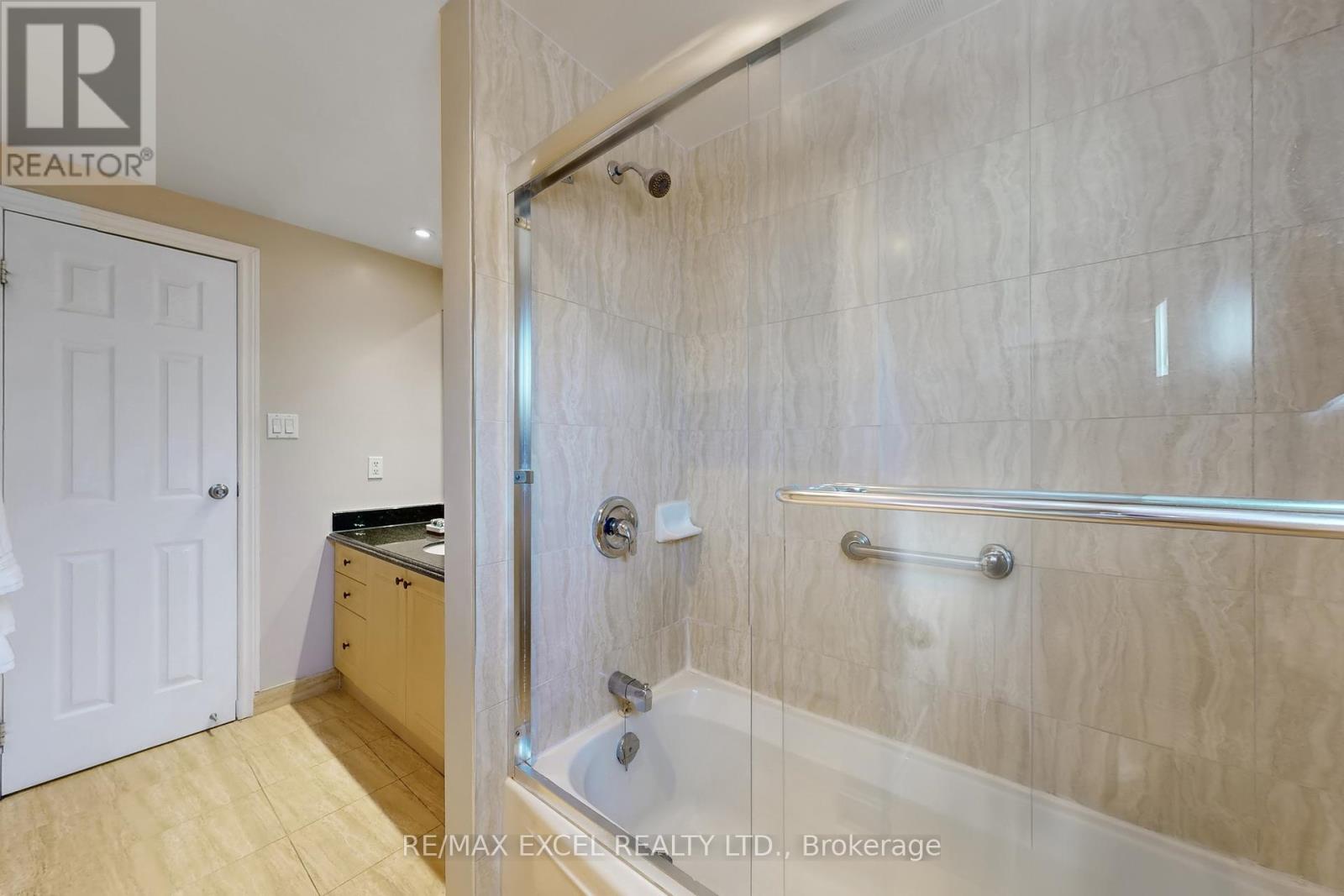 11 Whistling Hills Drive, Toronto (Milliken), Ontario  M1V 2B6 - Photo 24 - E9299900