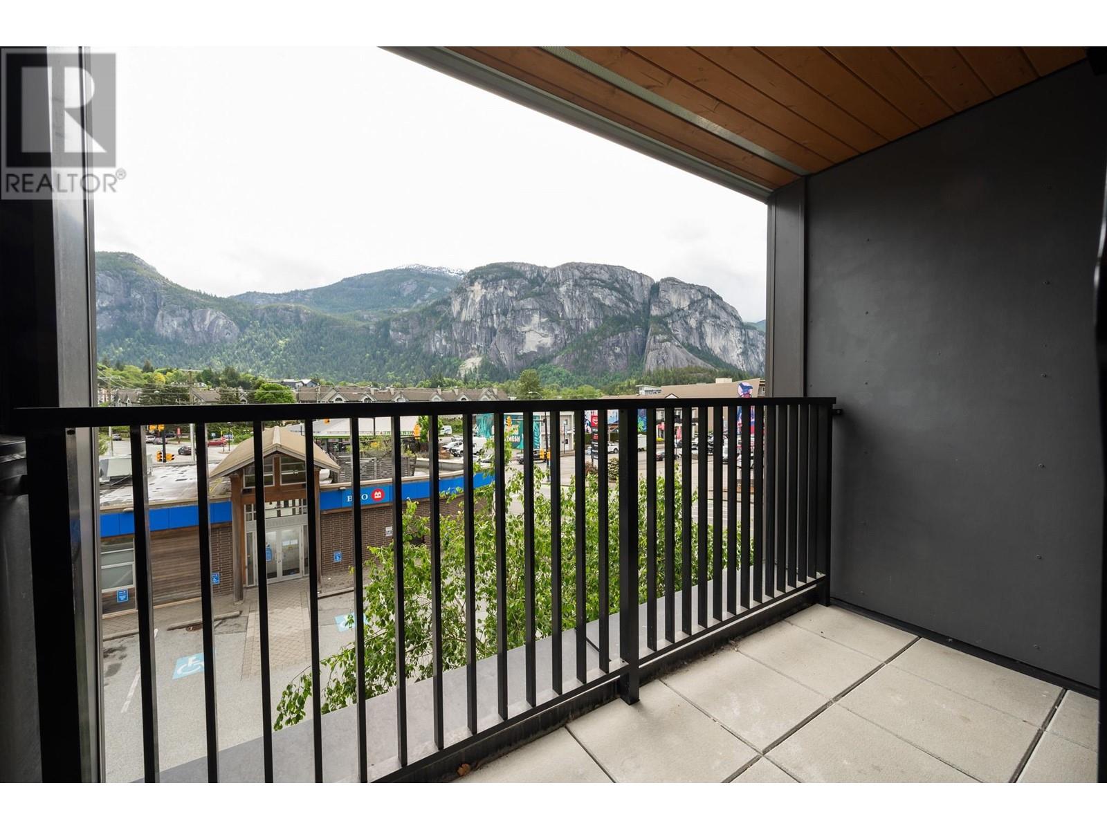 214 1365 Pemberton Avenue, Squamish, British Columbia  V8B 1B7 - Photo 3 - R2921355