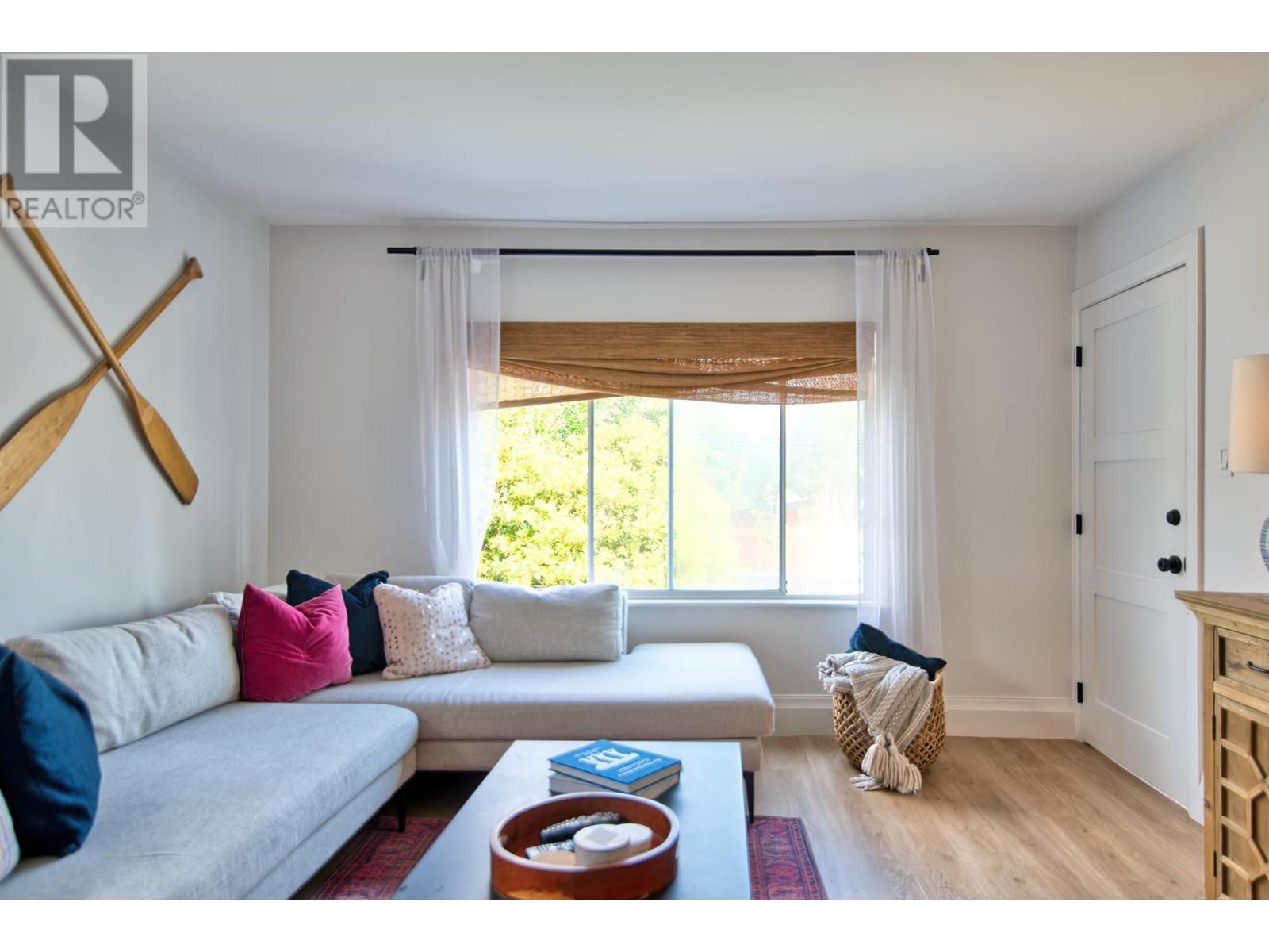 456 Gower Point Road, Gibsons, British Columbia  V0N 1V0 - Photo 1 - R2921415