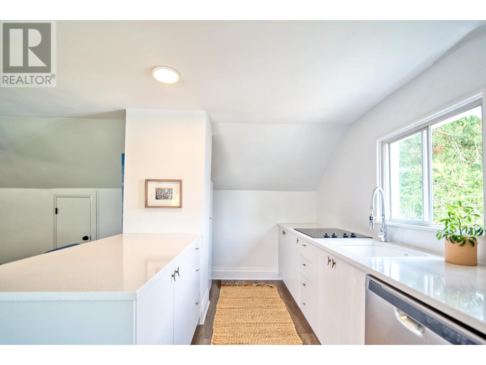 456 Gower Point Road, Gibsons, British Columbia  V0N 1V0 - Photo 13 - R2921415