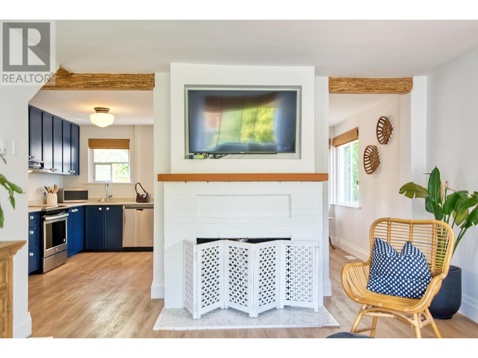 456 Gower Point Road, Gibsons, British Columbia  V0N 1V0 - Photo 2 - R2921415