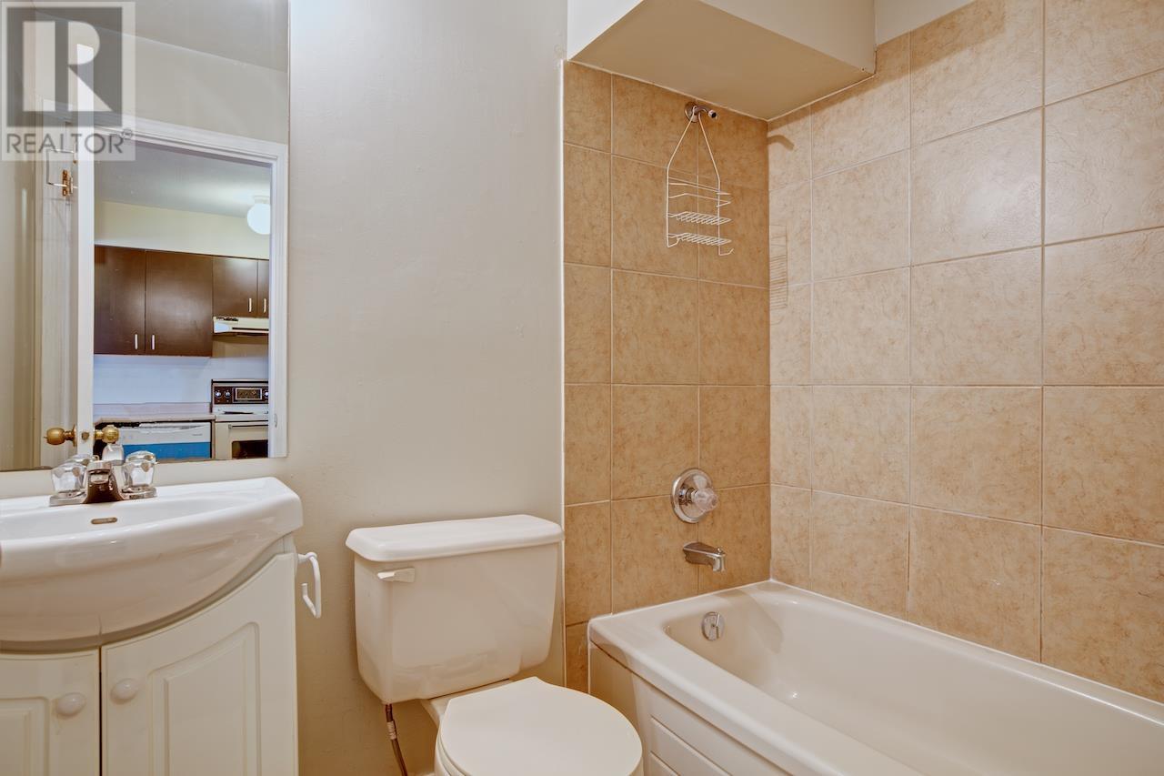 Listing Picture 11 of 13 : 8851 GRANVILLE STREET, Vancouver / 溫哥華 - 魯藝地產 Yvonne Lu Group - MLS Medallion Club Member