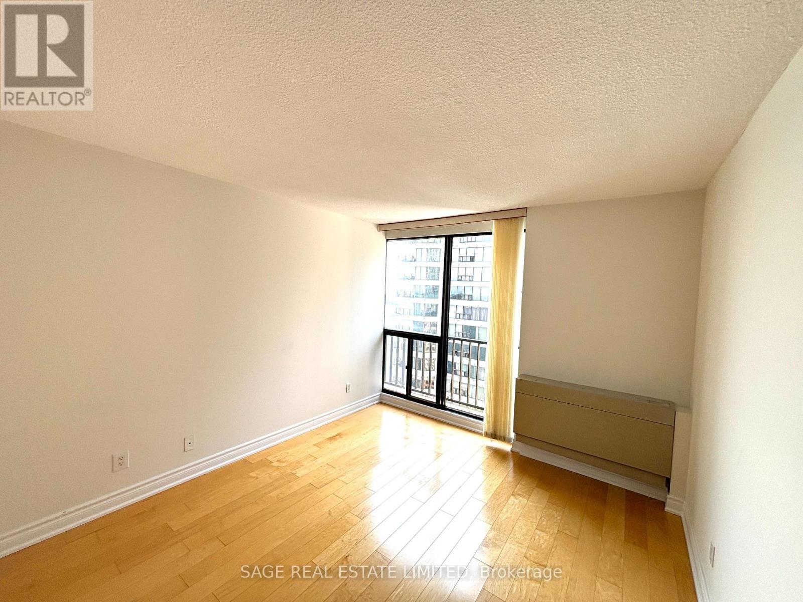 3206 - 33 Harbour Square, Toronto (Waterfront Communities), Ontario  M5J 2G2 - Photo 3 - C9019246