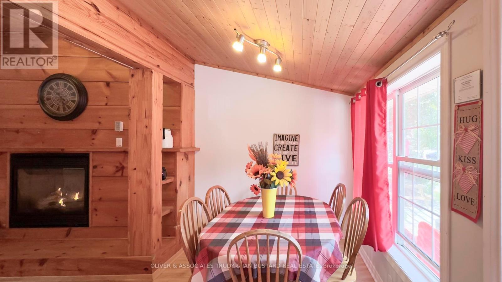 21 Huron Street, Lambton Shores (Grand Bend), Ontario  N0M 1T0 - Photo 8 - X9300267