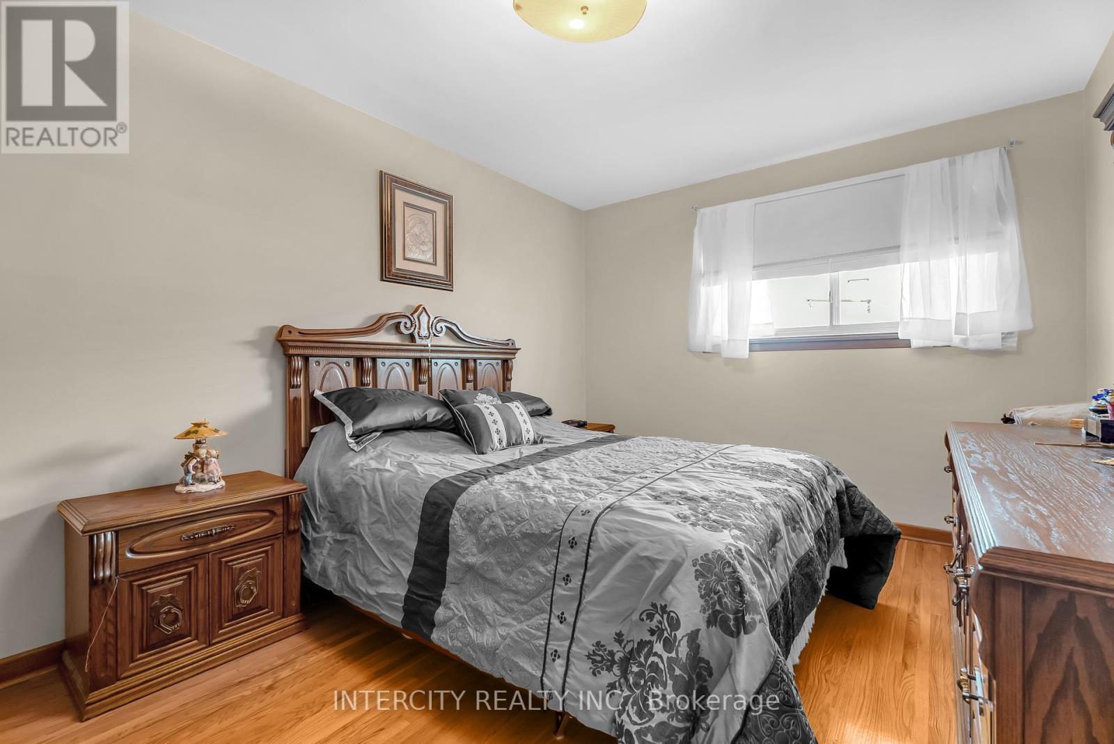 39 Rita Drive, Toronto (Glenfield-Jane Heights), Ontario  M3L 2G5 - Photo 20 - W9300353