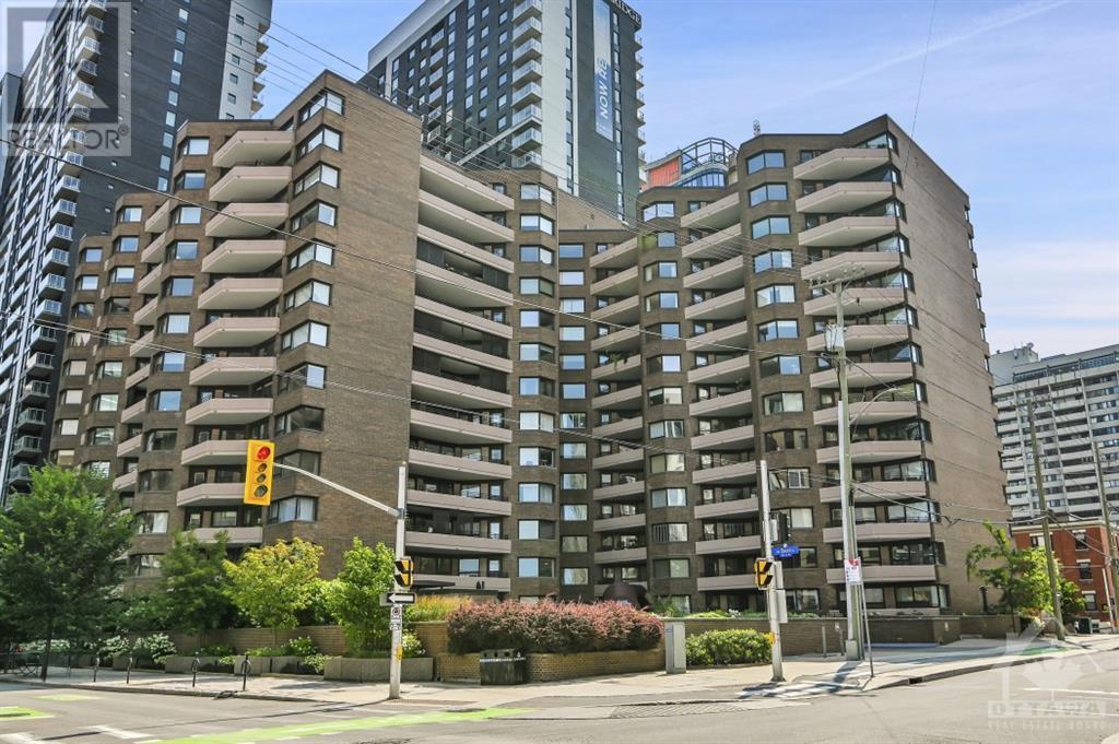 151 BAY STREET UNIT#808 Ottawa