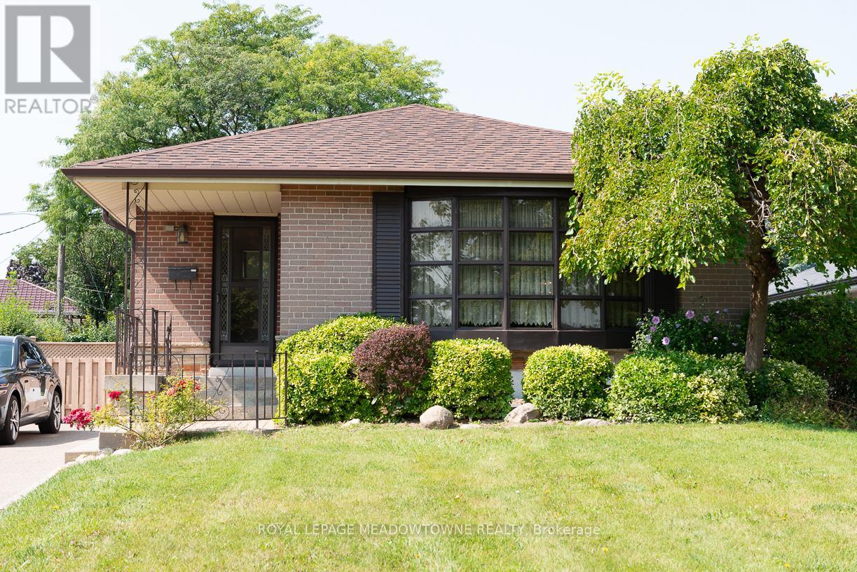 98 SILVERSTONE DRIVE, toronto (mount olive-silverstone-jamestown), Ontario