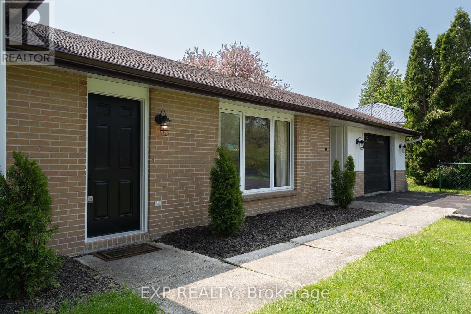 13481 Loyalist Parkway, Prince Edward County (Picton), Ontario  K0K 2T0 - Photo 4 - X9300894