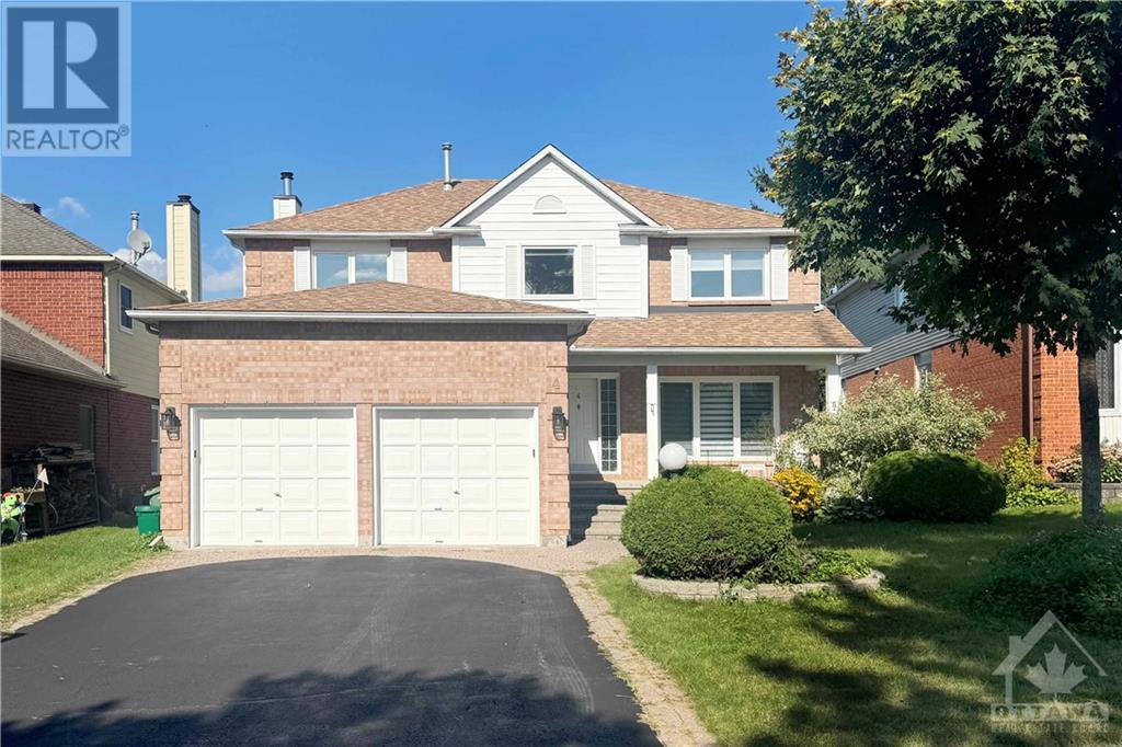 4 BALDING CRESCENT Kanata