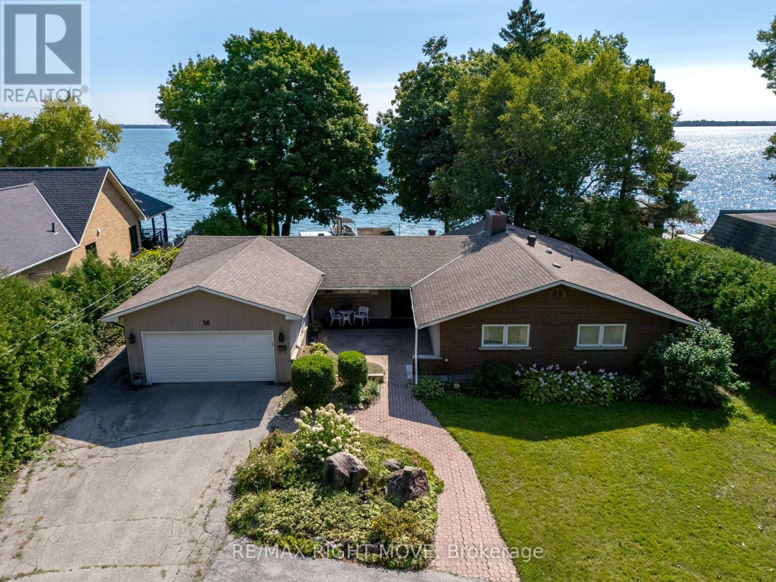 18 MAPLE DRIVE, orillia, Ontario