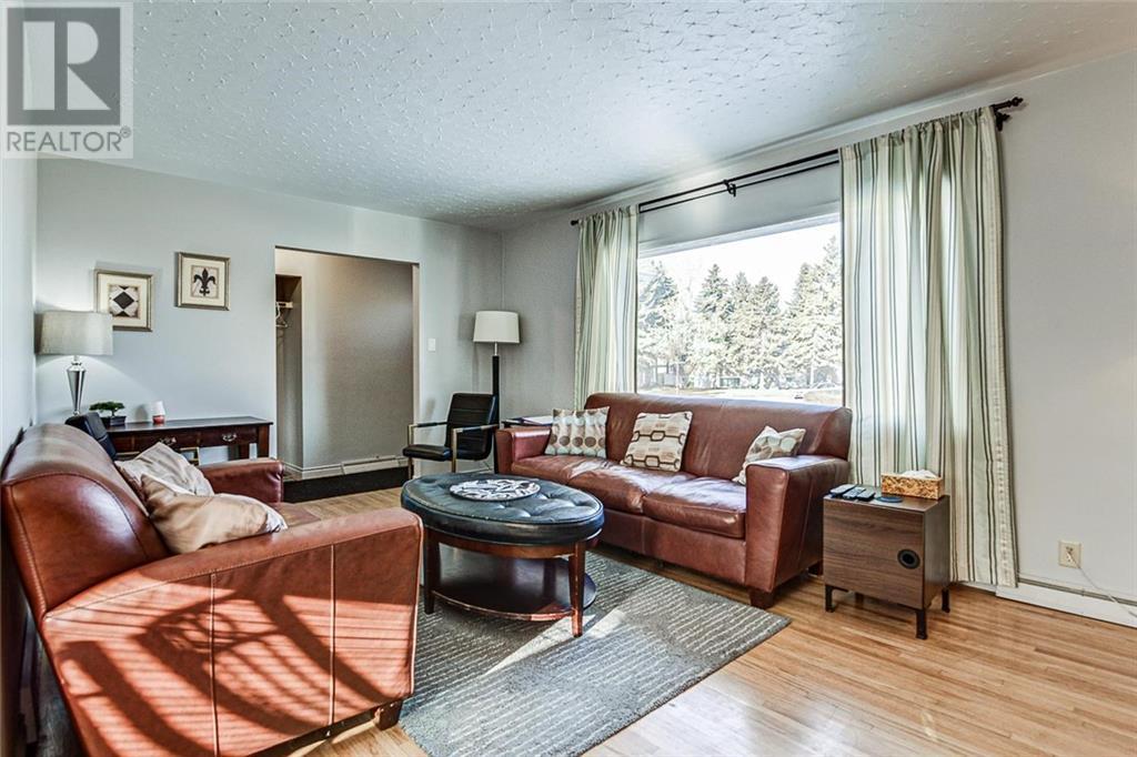 25 Rossmount Road Sw, Calgary, Alberta  T3C 2P4 - Photo 9 - A2152470