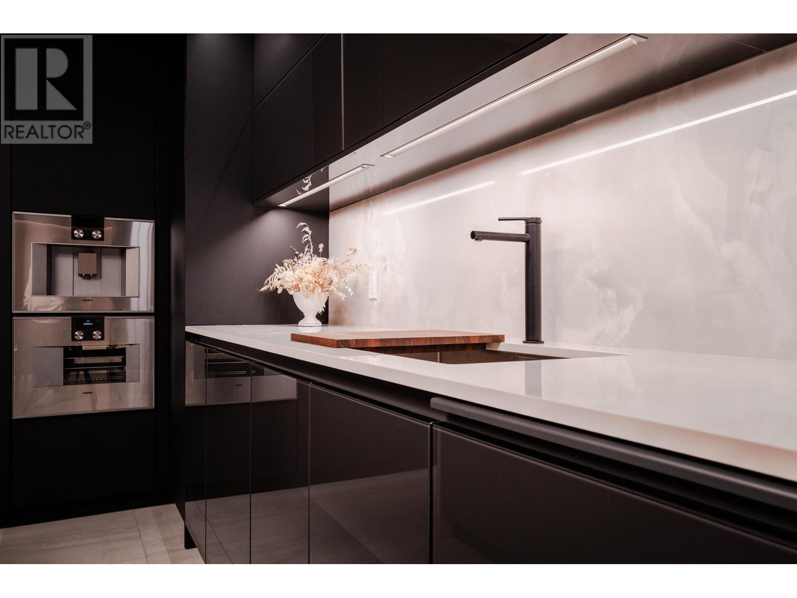 Listing Picture 8 of 23 : 136 13880 WIRELESS WAY, Richmond / 烈治文 - 魯藝地產 Yvonne Lu Group - MLS Medallion Club Member