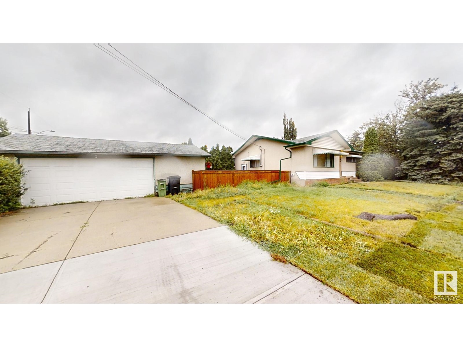 12604 130 Av Nw, Edmonton, Alberta  T5L 3L3 - Photo 2 - E4404975