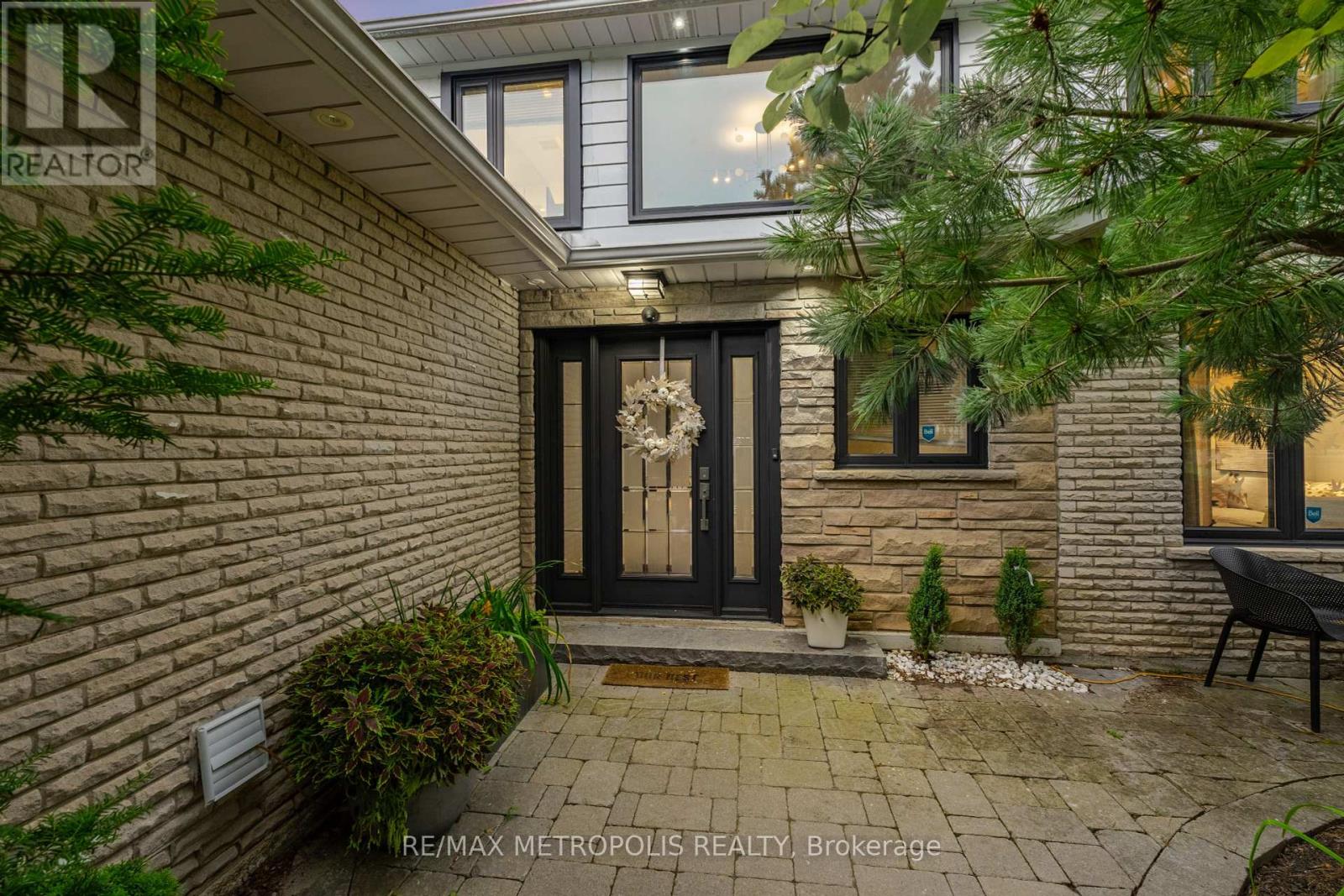 24 Sir Galahad Place, Markham (Markham Village), Ontario  L3P 2H6 - Photo 2 - N9301955