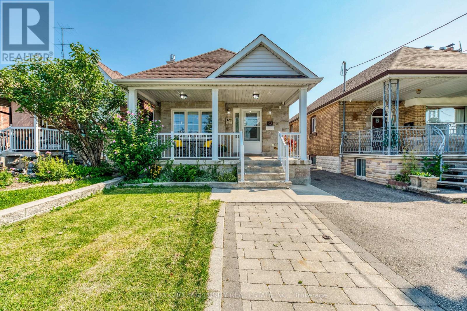 23 Hartley Avenue, Toronto (Briar Hill-Belgravia), Ontario  M6E 4E7 - Photo 1 - W9301912