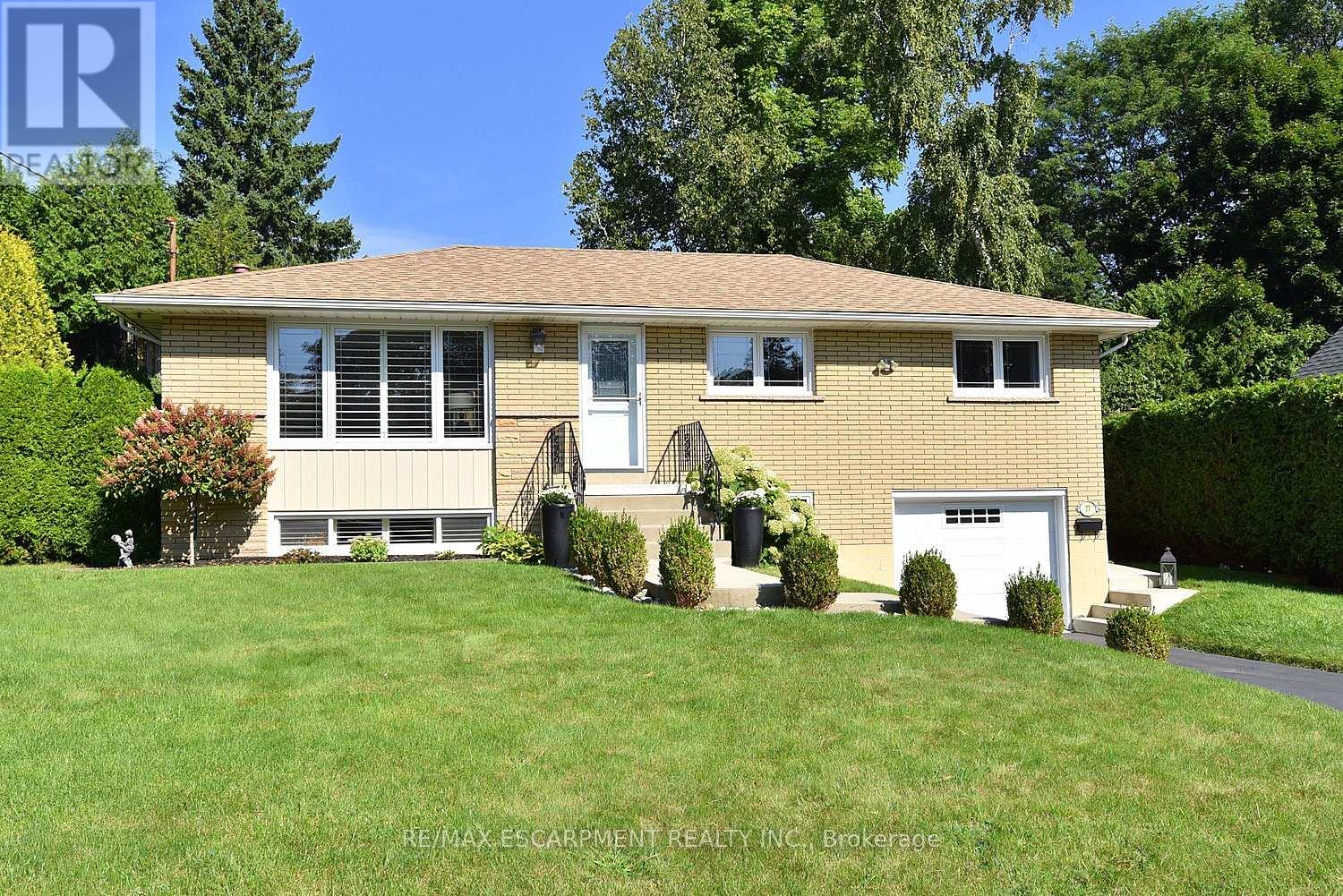 77 Hill Crest, Hamilton (Ancaster), Ontario  L9G 3A2 - Photo 3 - X9302008