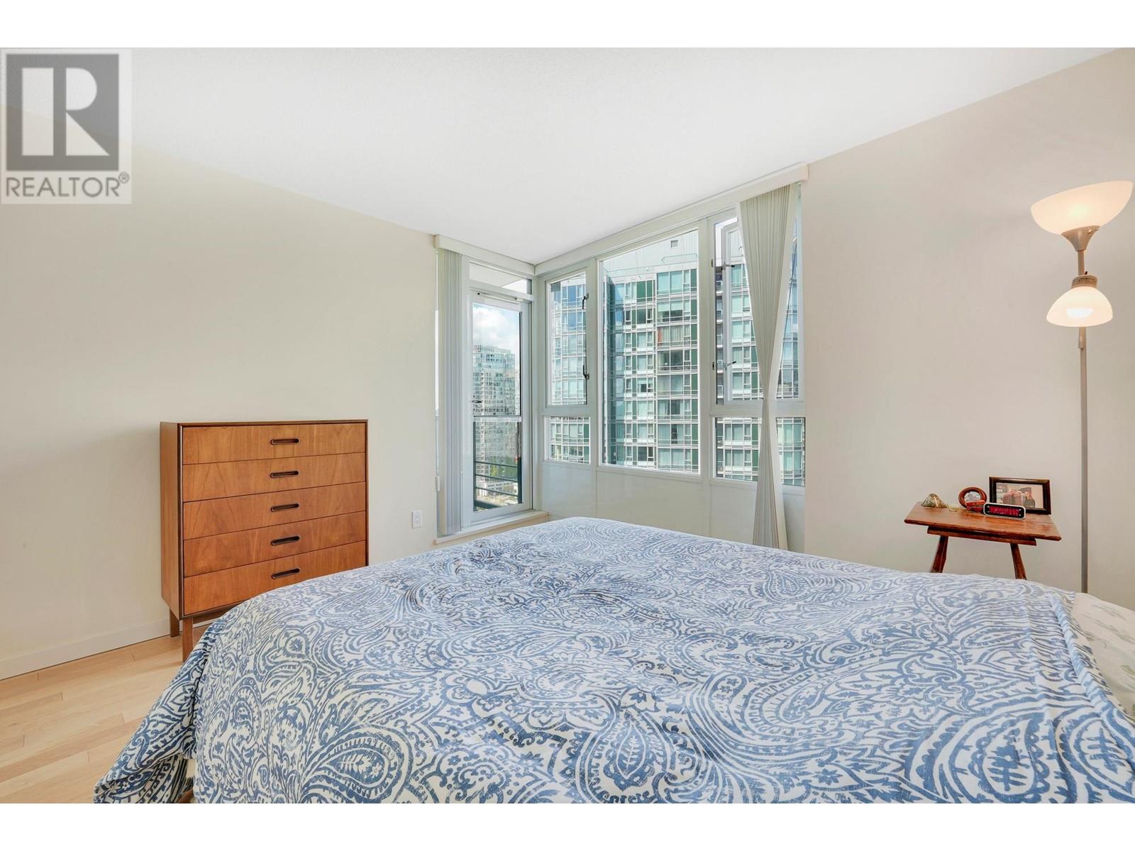 Listing Picture 13 of 30 : 2208 1033 MARINASIDE CRESCENT, Vancouver / 溫哥華 - 魯藝地產 Yvonne Lu Group - MLS Medallion Club Member