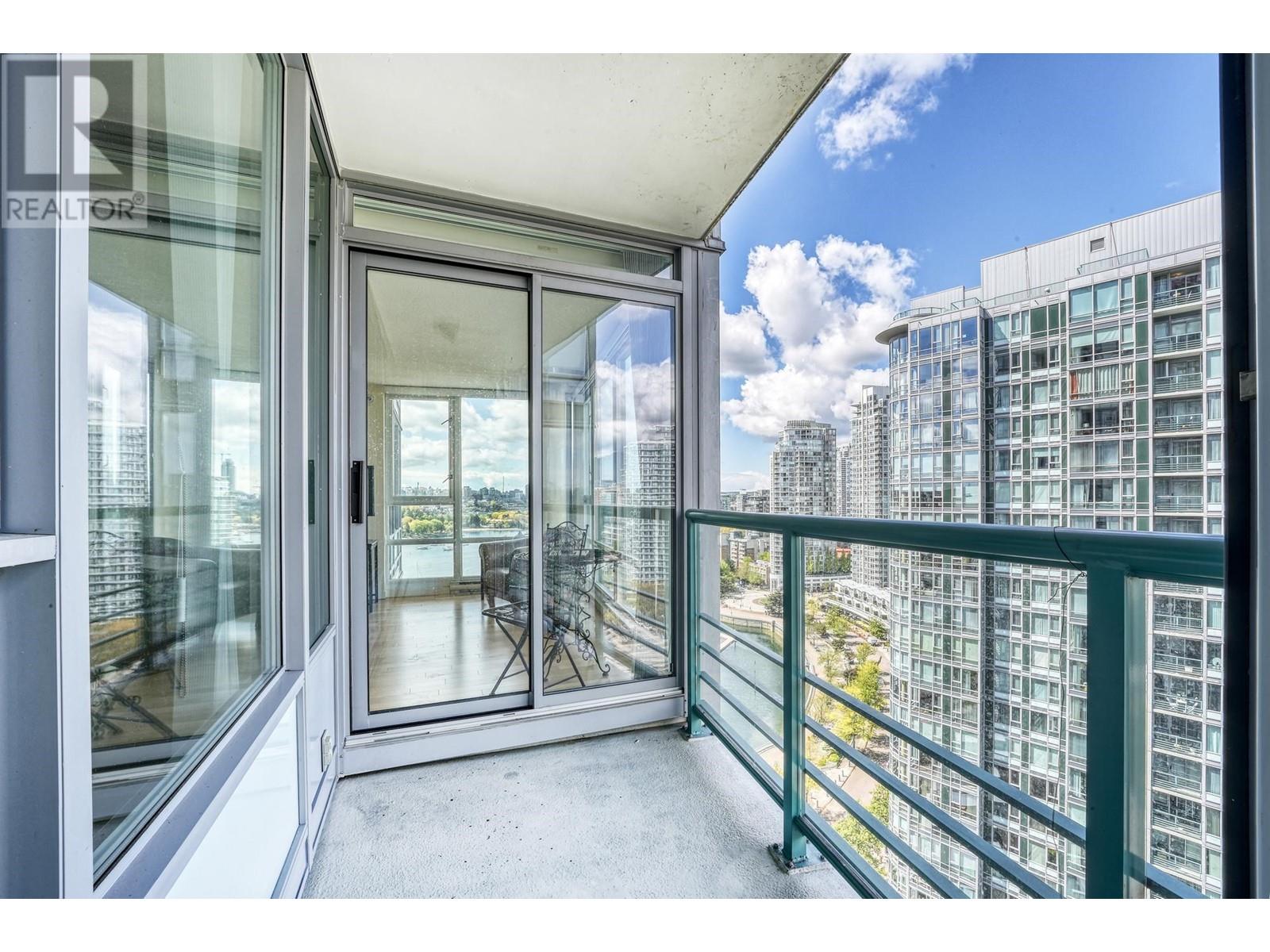 Listing Picture 18 of 30 : 2208 1033 MARINASIDE CRESCENT, Vancouver / 溫哥華 - 魯藝地產 Yvonne Lu Group - MLS Medallion Club Member