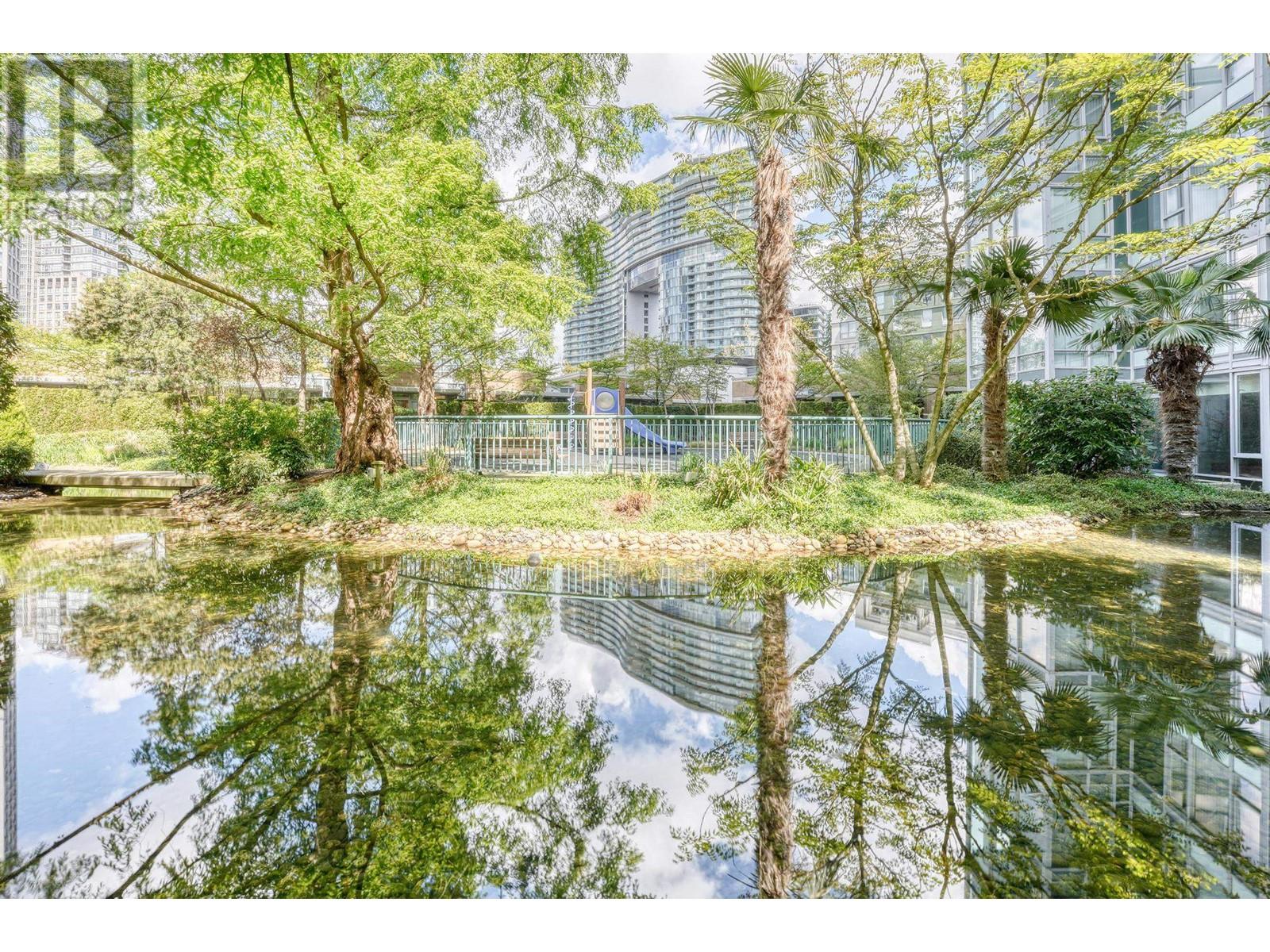 Listing Picture 24 of 30 : 2208 1033 MARINASIDE CRESCENT, Vancouver / 溫哥華 - 魯藝地產 Yvonne Lu Group - MLS Medallion Club Member