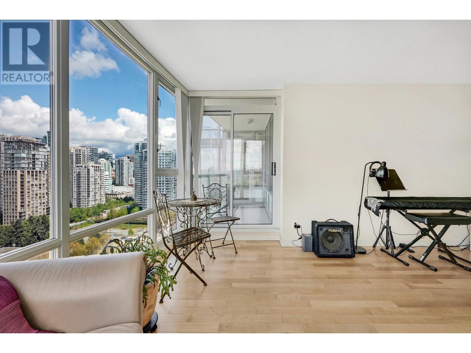 Listing Picture 4 of 30 : 2208 1033 MARINASIDE CRESCENT, Vancouver / 溫哥華 - 魯藝地產 Yvonne Lu Group - MLS Medallion Club Member