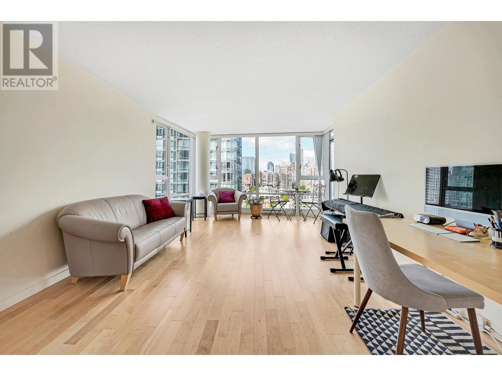 Listing Picture 6 of 30 : 2208 1033 MARINASIDE CRESCENT, Vancouver / 溫哥華 - 魯藝地產 Yvonne Lu Group - MLS Medallion Club Member