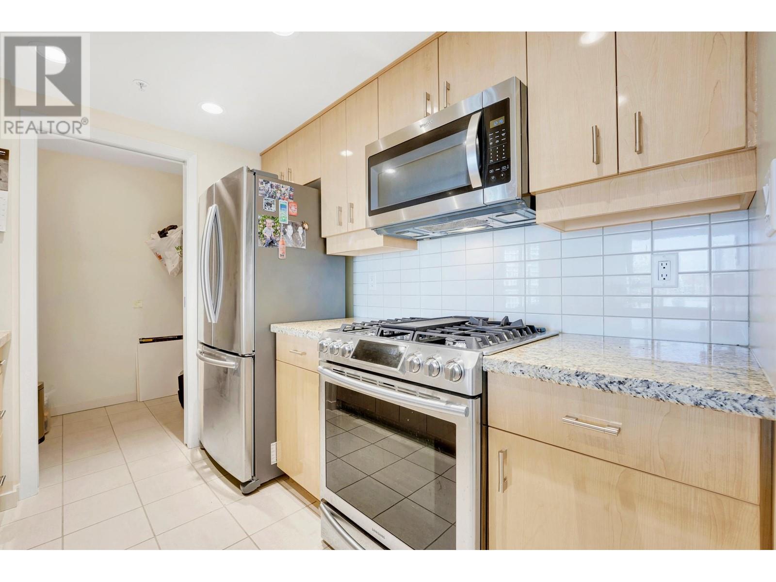 Listing Picture 9 of 30 : 2208 1033 MARINASIDE CRESCENT, Vancouver / 溫哥華 - 魯藝地產 Yvonne Lu Group - MLS Medallion Club Member