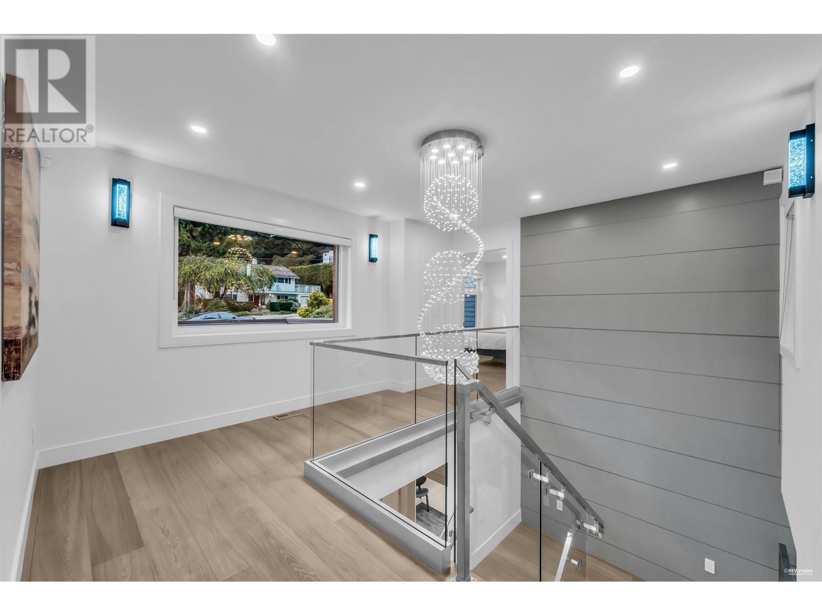 929 CANYON BOULEVARD