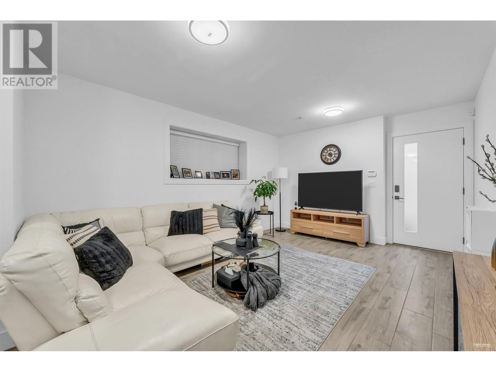 929 CANYON BOULEVARD