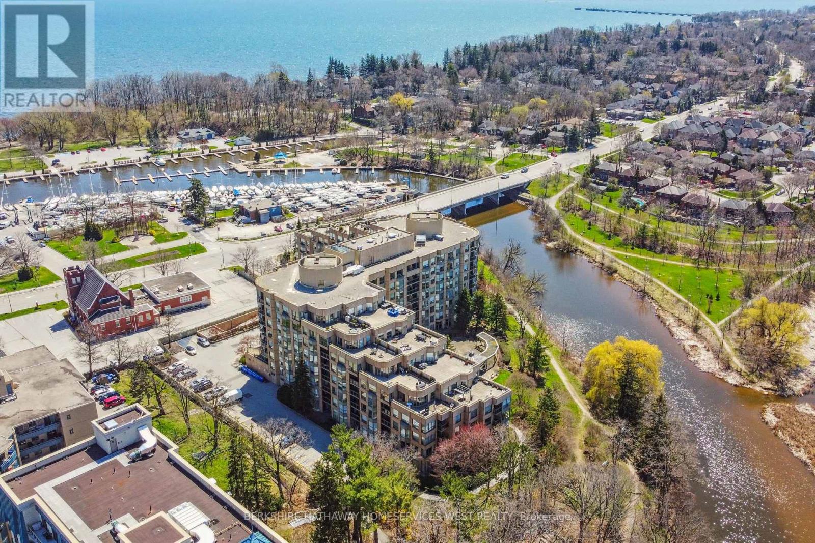 204 - 2511 Lakeshore Road W, Oakville (Bronte West), Ontario  L6L 6L9 - Photo 1 - W9302096