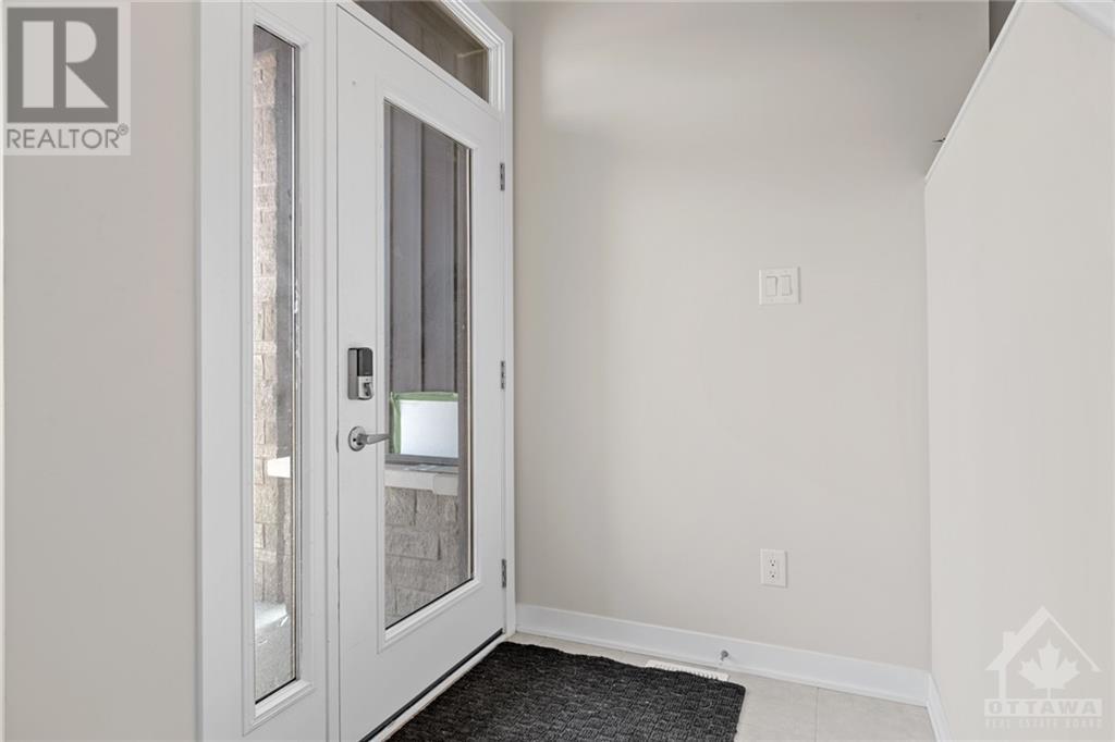398 Peninsula RoadOttawa, Ontario  K2J 7M5 - Photo 2 - X9518203