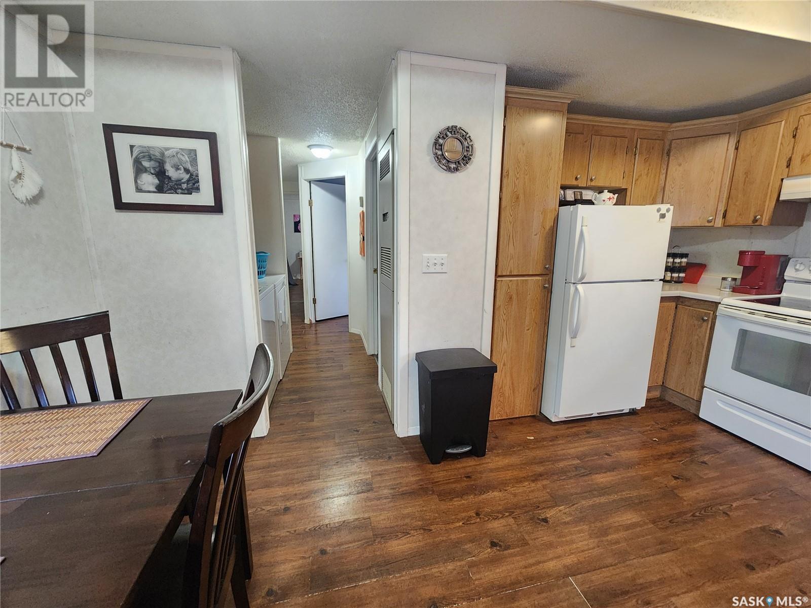 53 106 1st Avenue Sw, Weyburn, Saskatchewan  S4H 2J1 - Photo 11 - SK982760