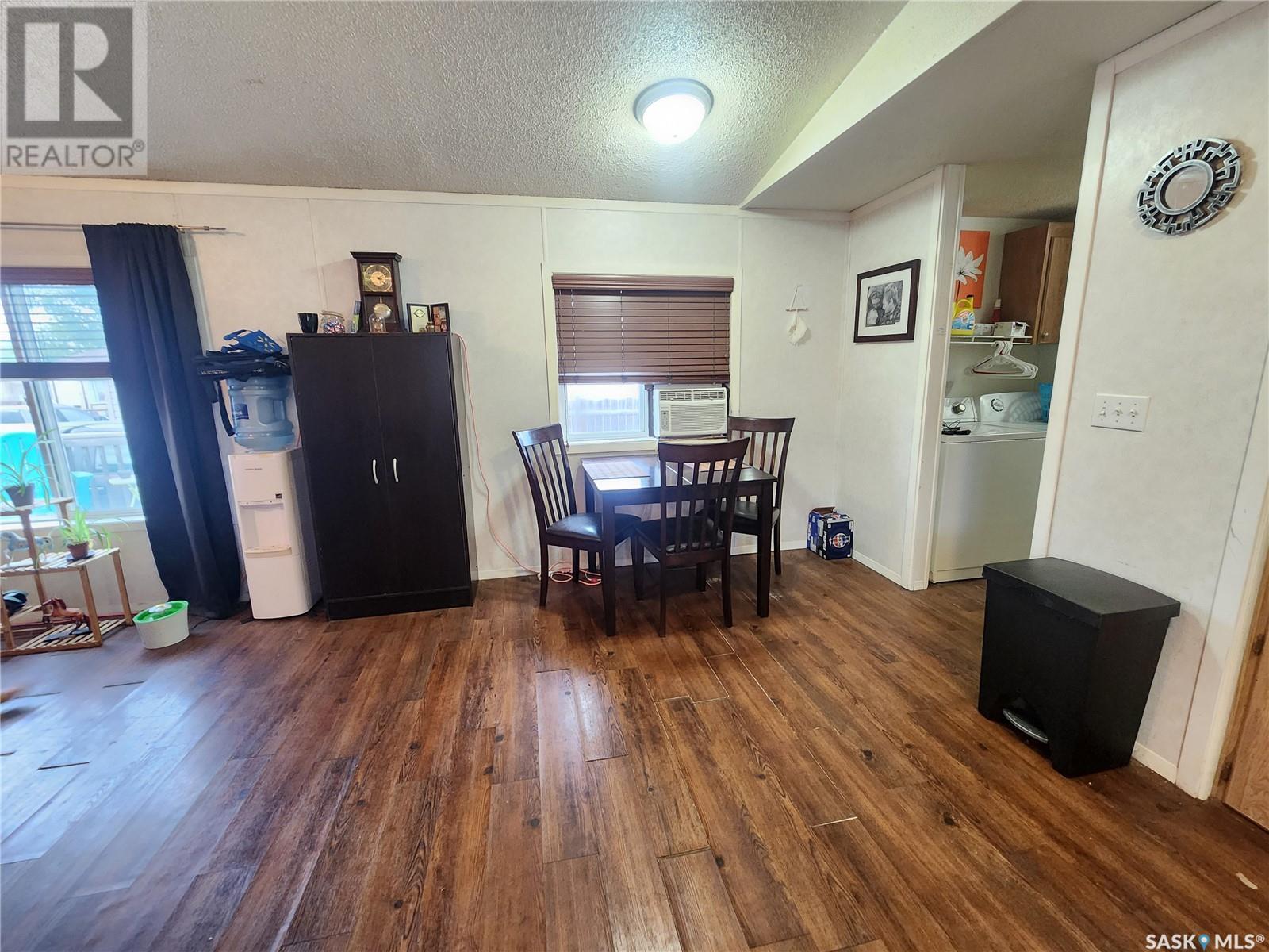 53 106 1st Avenue Sw, Weyburn, Saskatchewan  S4H 2J1 - Photo 12 - SK982760