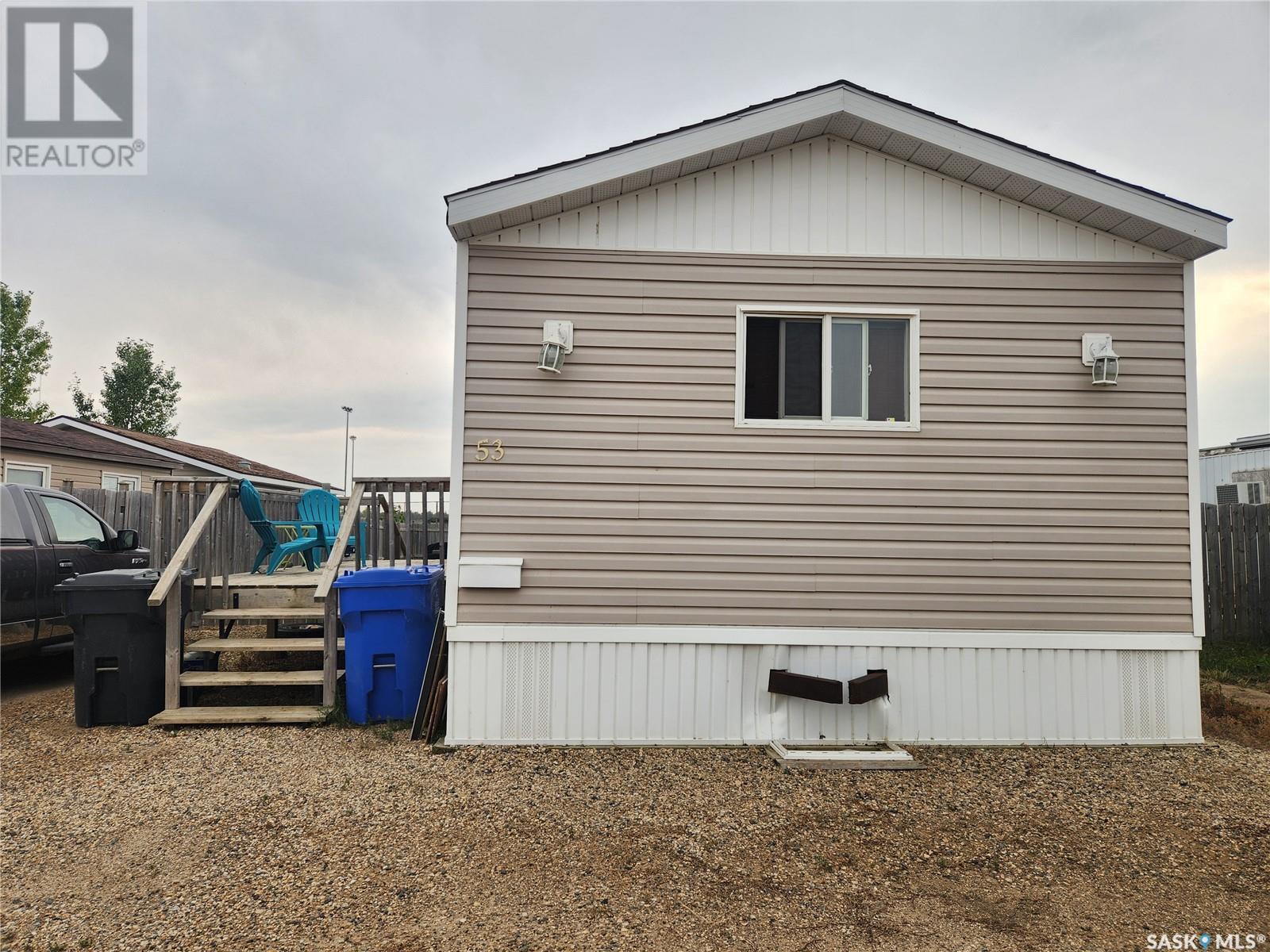 53 106 1st Avenue Sw, Weyburn, Saskatchewan  S4H 2J1 - Photo 2 - SK982760