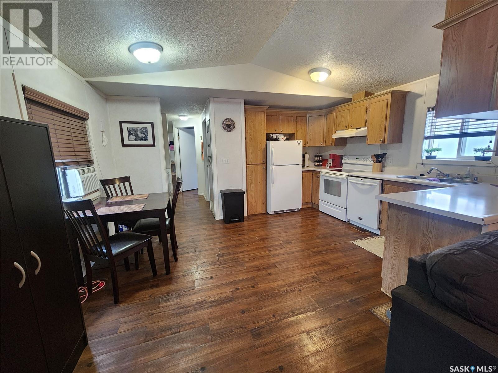 53 106 1st Avenue Sw, Weyburn, Saskatchewan  S4H 2J1 - Photo 7 - SK982760