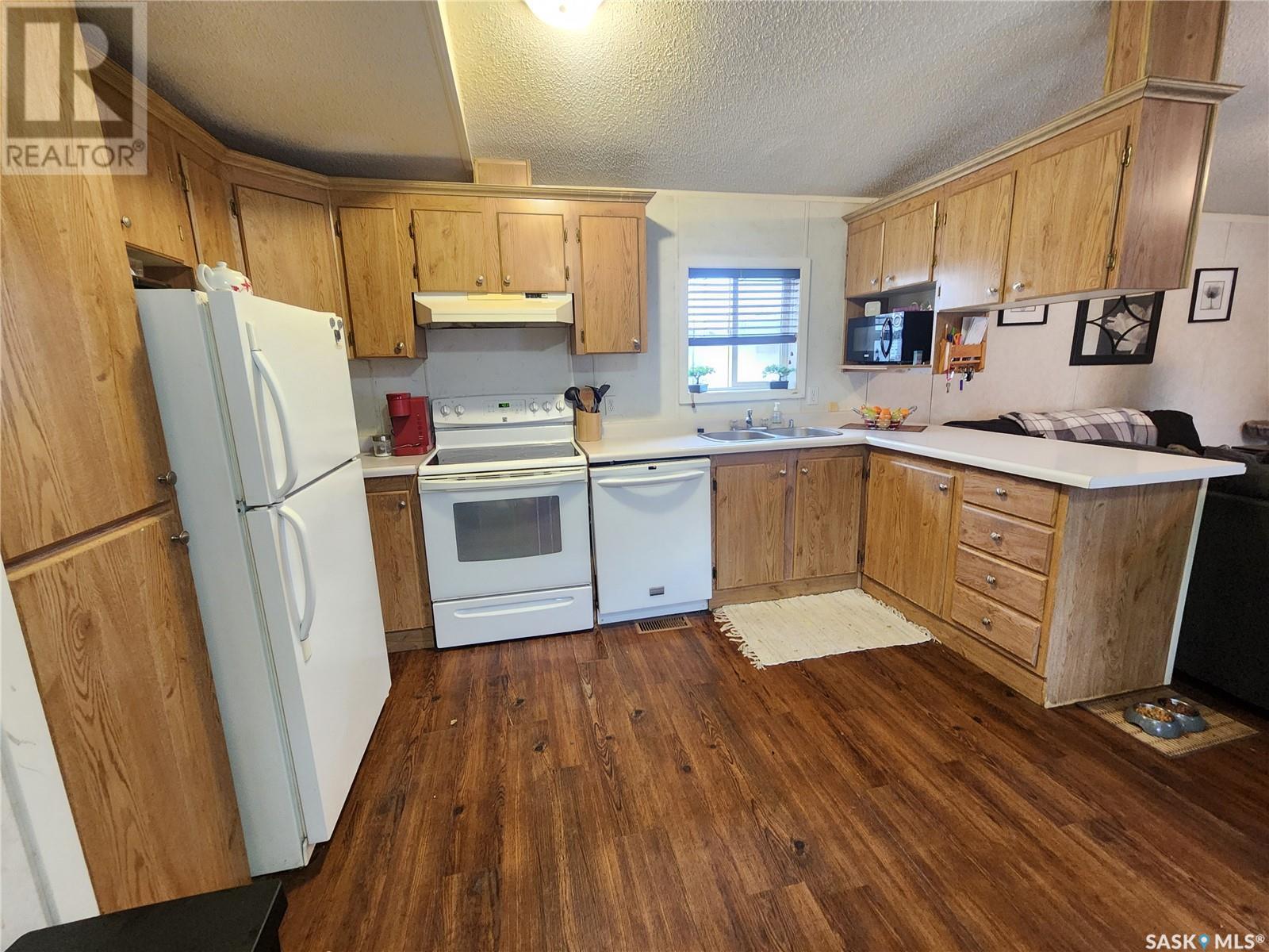 53 106 1st Avenue Sw, Weyburn, Saskatchewan  S4H 2J1 - Photo 8 - SK982760