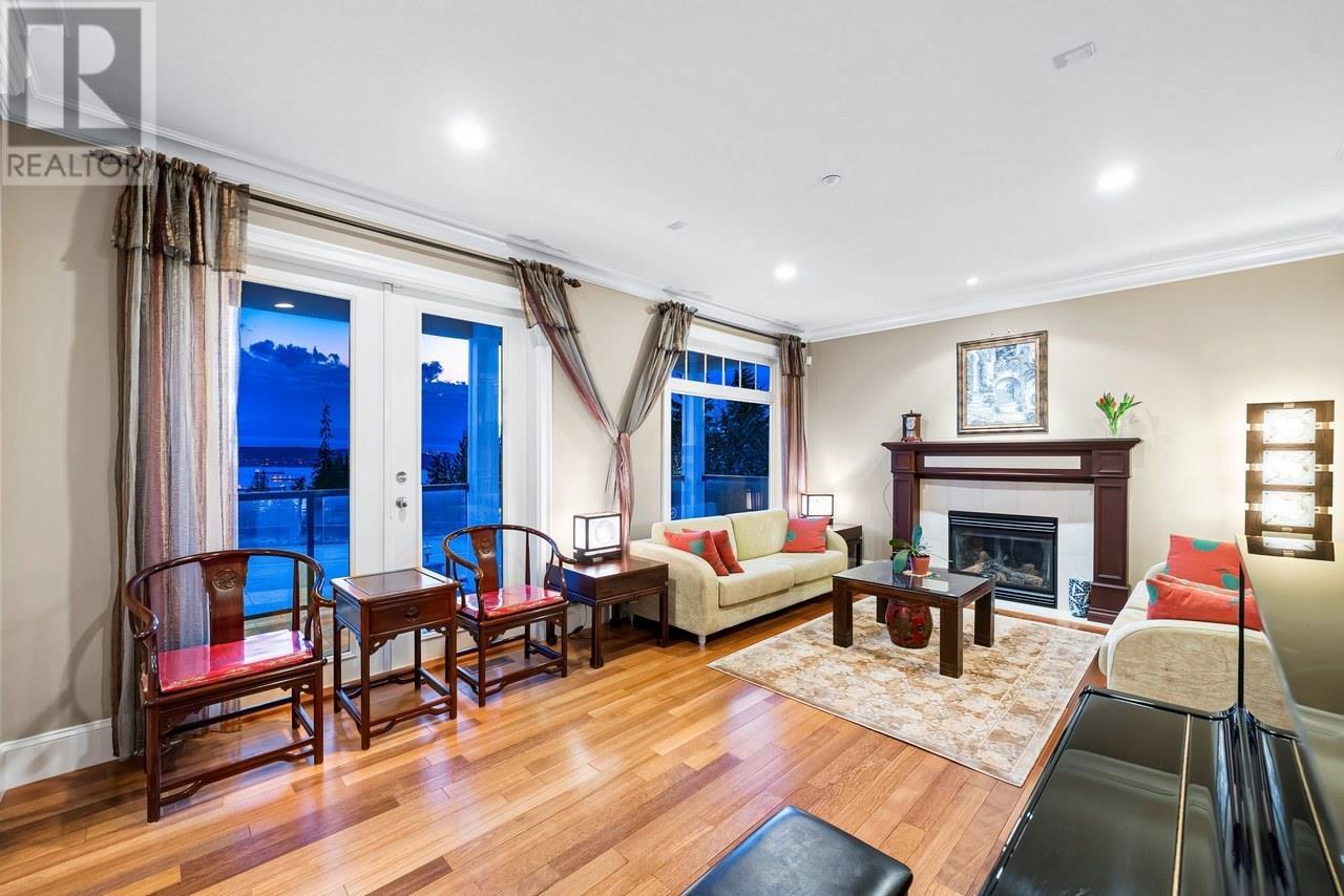1605 Chippendale Road, West Vancouver, British Columbia  V7S 3G6 - Photo 2 - R2921756