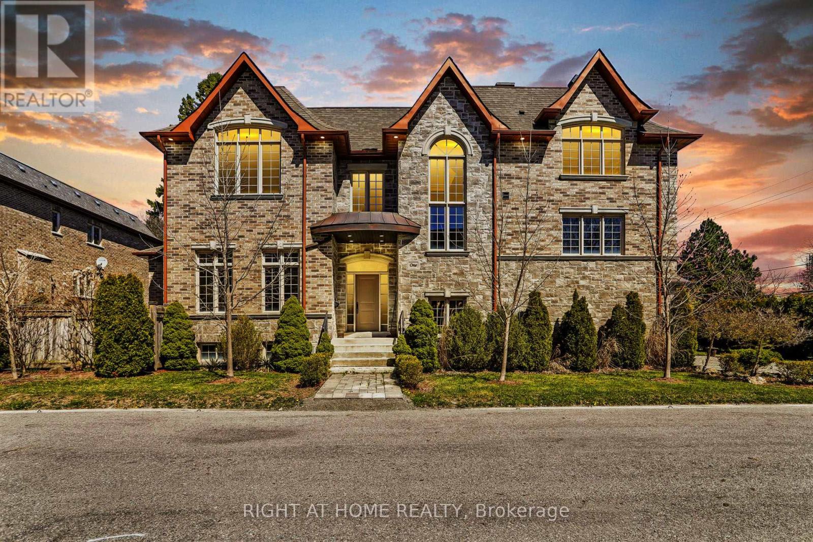 1 GERANIUM COURT, toronto (newtonbrook east), Ontario