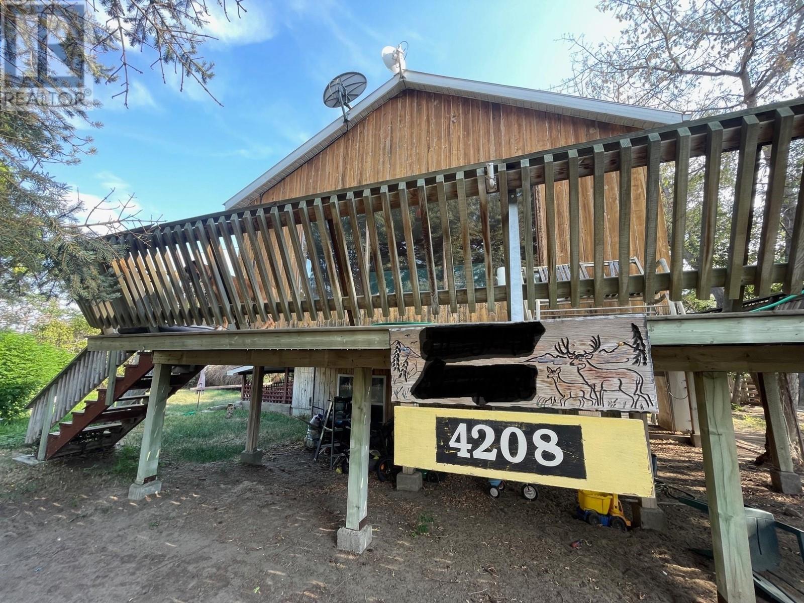 4208 COLLINS STREET, kamloops, British Columbia