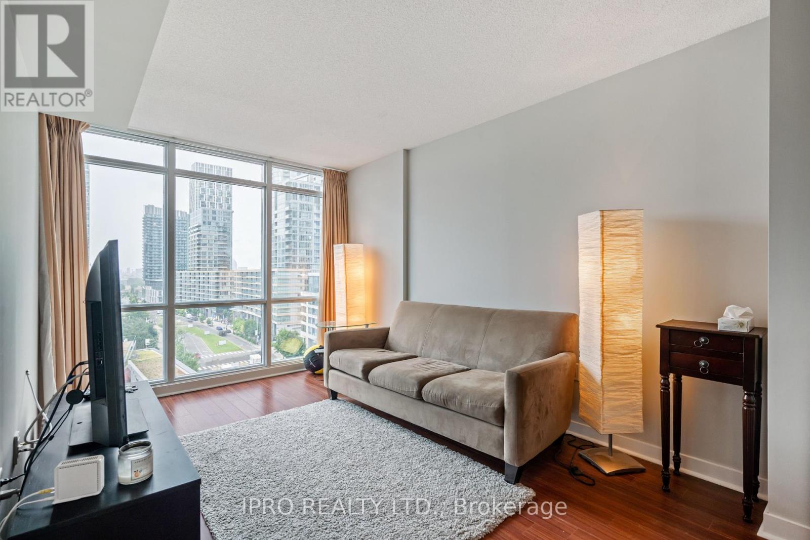 1202 - 15 Fort York Boulevard, Toronto (Waterfront Communities), Ontario  M5V 3Y4 - Photo 3 - C9302721