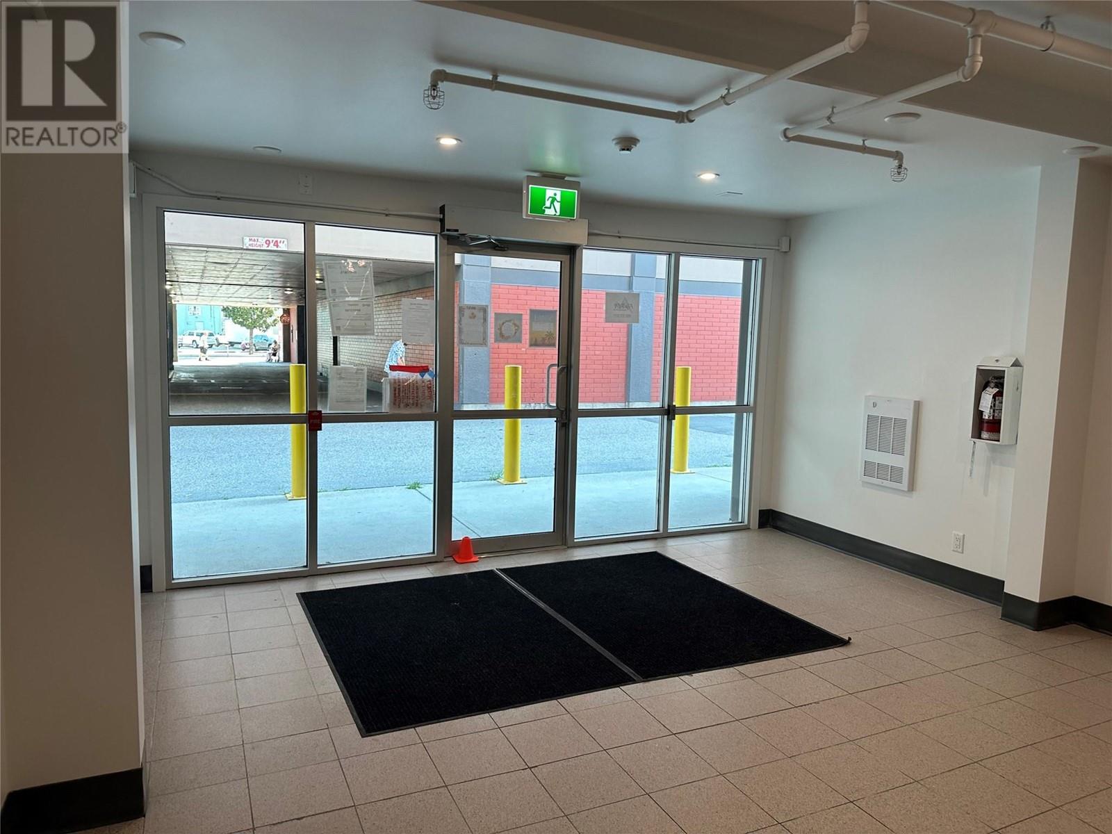 352 Winnipeg Street Unit# 204, Penticton, British Columbia  V2A 5M5 - Photo 3 - 201867