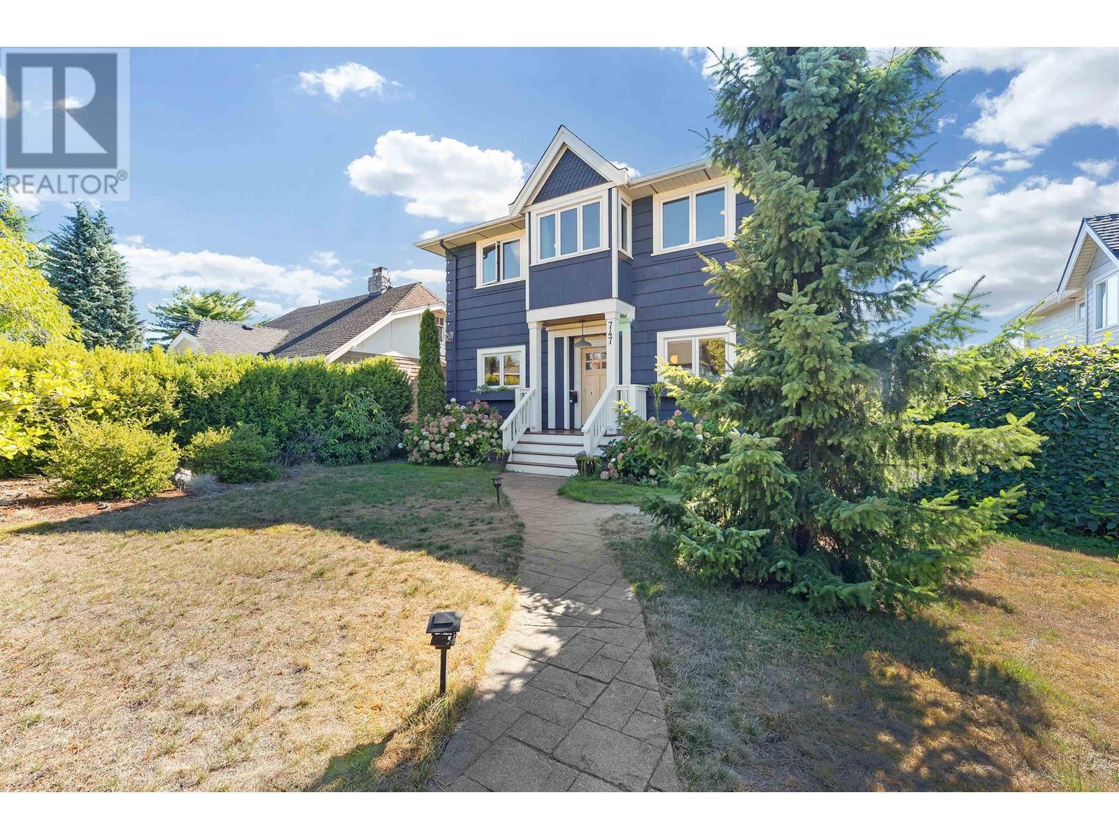 747 E 6th Street, North Vancouver, British Columbia V7L 1R5 - Photo 2 - R2921638